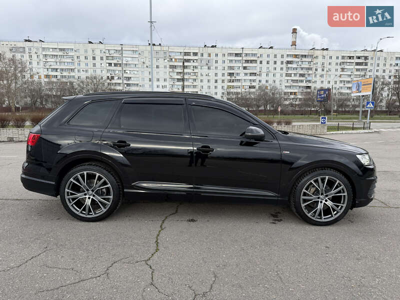 Внедорожник / Кроссовер Audi Q7 2016 в Запорожье