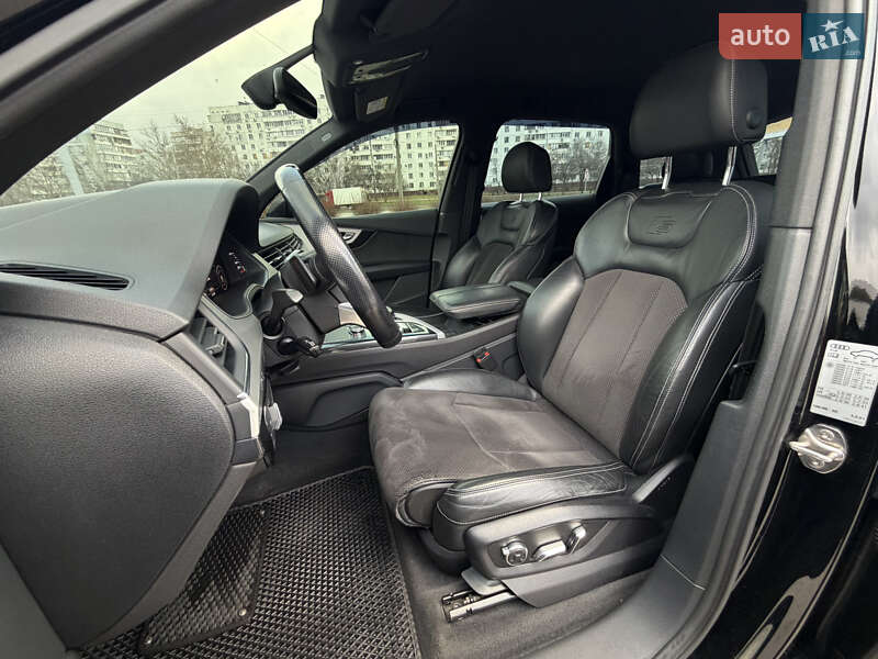 Внедорожник / Кроссовер Audi Q7 2016 в Запорожье