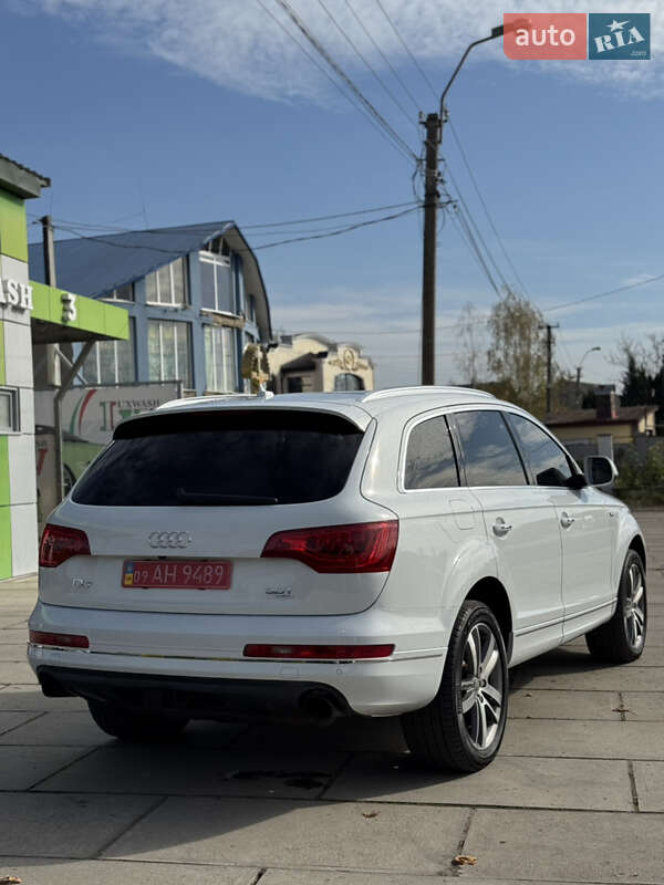 Позашляховик / Кросовер Audi Q7 2015 в Хусті