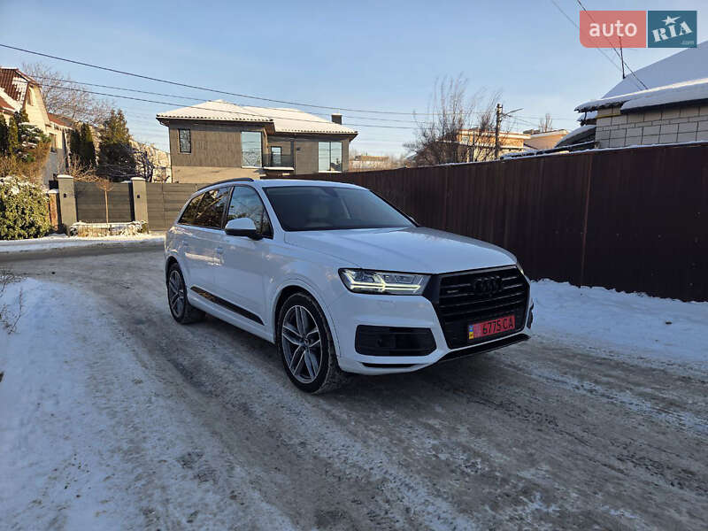 Внедорожник / Кроссовер Audi Q7 2018 в Киеве