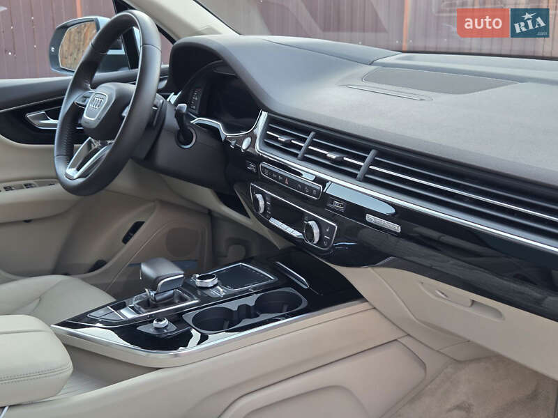 Внедорожник / Кроссовер Audi Q7 2018 в Киеве