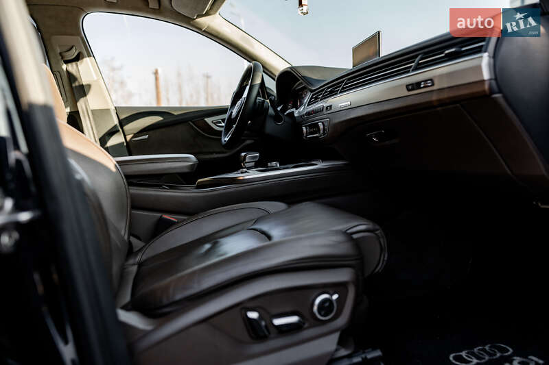 Внедорожник / Кроссовер Audi Q7 2016 в Житомире