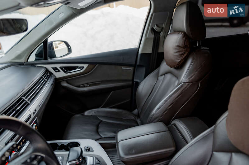 Внедорожник / Кроссовер Audi Q7 2016 в Житомире