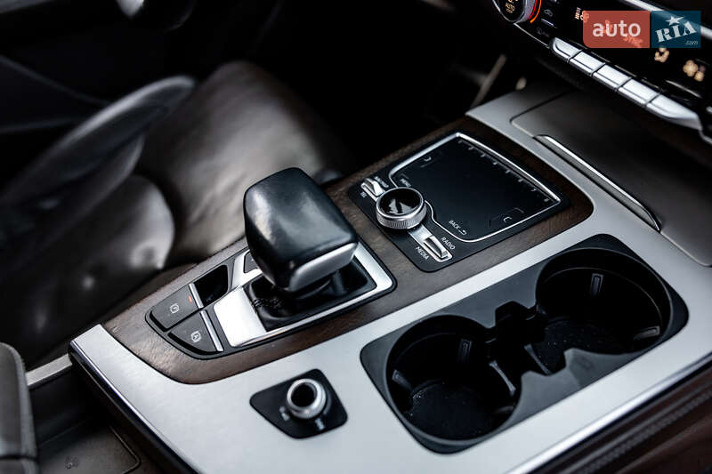 Внедорожник / Кроссовер Audi Q7 2016 в Житомире