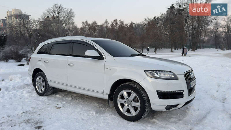 Внедорожник / Кроссовер Audi Q7 2015 в Киеве