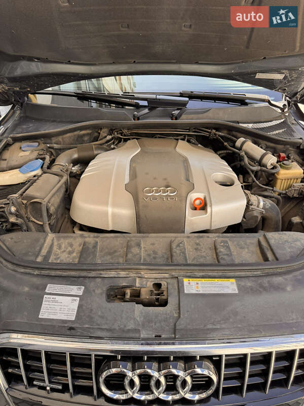 Внедорожник / Кроссовер Audi Q7 2013 в Черновцах