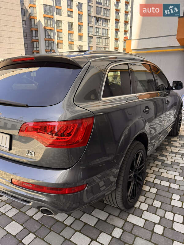 Внедорожник / Кроссовер Audi Q7 2013 в Черновцах