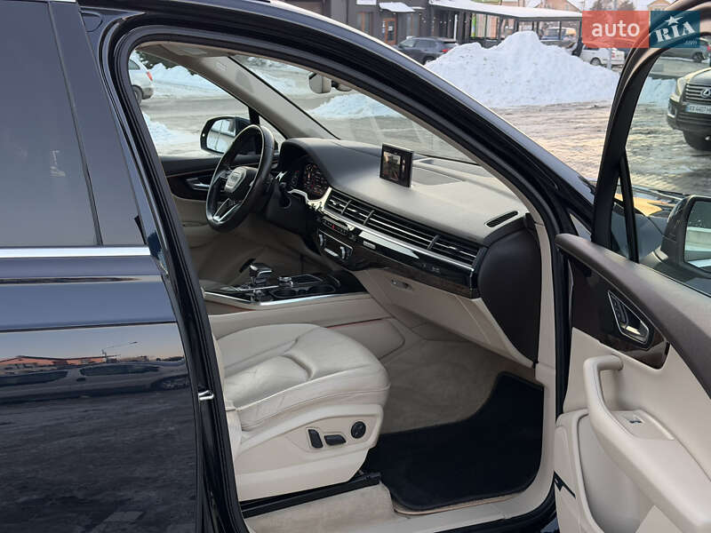 Внедорожник / Кроссовер Audi Q7 2016 в Киеве