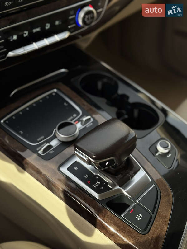 Внедорожник / Кроссовер Audi Q7 2016 в Киеве