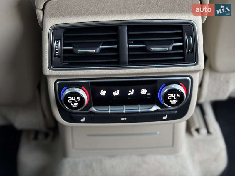 Внедорожник / Кроссовер Audi Q7 2016 в Киеве