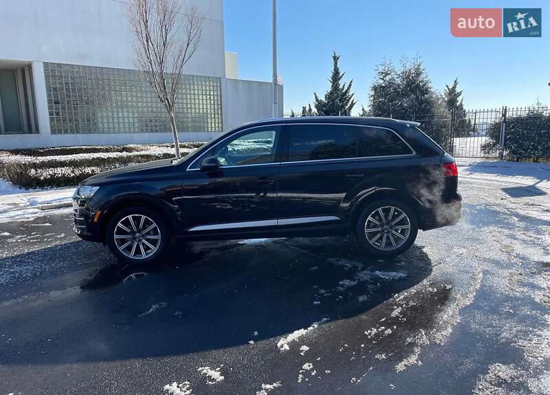 Внедорожник / Кроссовер Audi Q7 2018 в Ровно