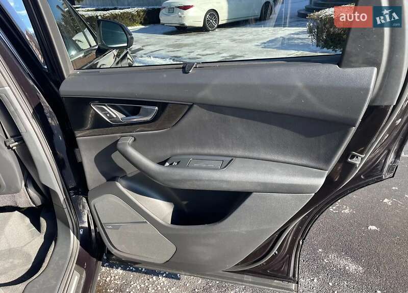 Внедорожник / Кроссовер Audi Q7 2018 в Ровно