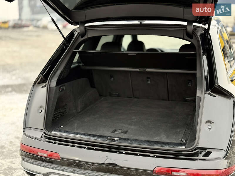 Позашляховик / Кросовер Audi Q7 2022 в Львові