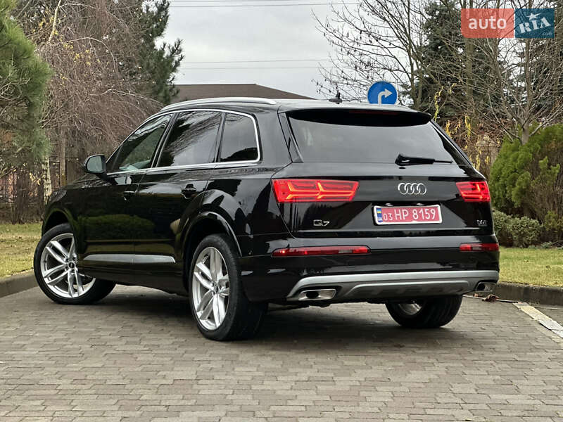 Внедорожник / Кроссовер Audi Q7 2017 в Сарнах
