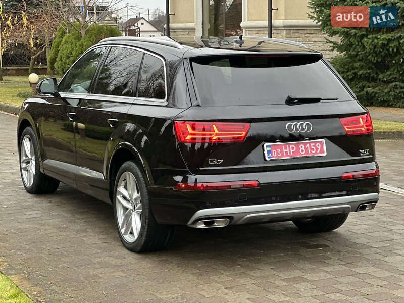 Внедорожник / Кроссовер Audi Q7 2017 в Сарнах