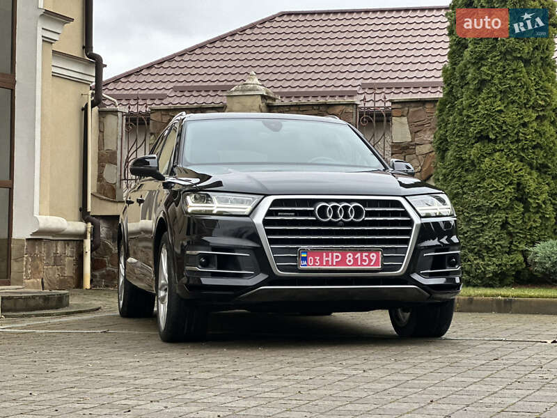 Внедорожник / Кроссовер Audi Q7 2017 в Сарнах