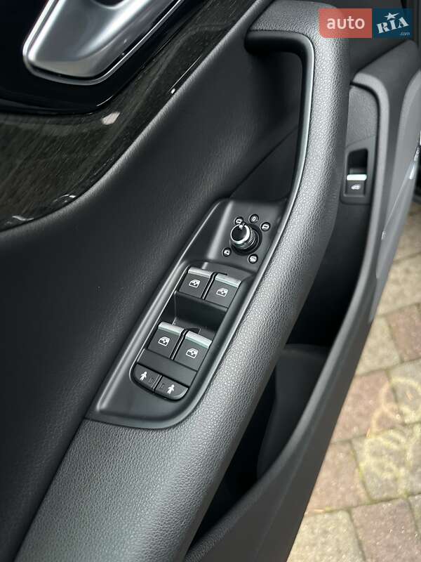 Внедорожник / Кроссовер Audi Q7 2017 в Сарнах