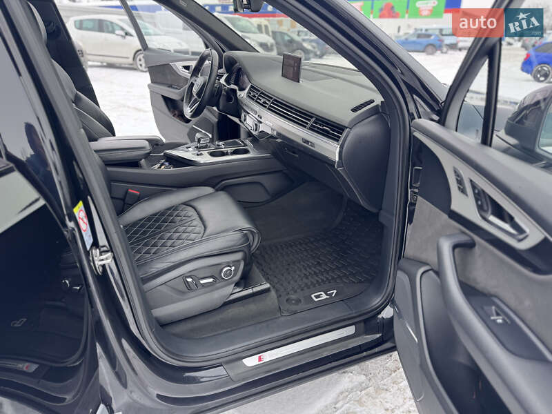 Позашляховик / Кросовер Audi Q7 2017 в Рівному фото 44 Позашляховик / Кросовер Audi Q7 2017 в Рівному