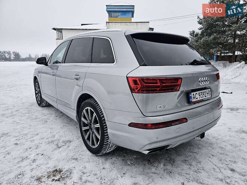 Внедорожник / Кроссовер Audi Q7 2015 в Ковеле