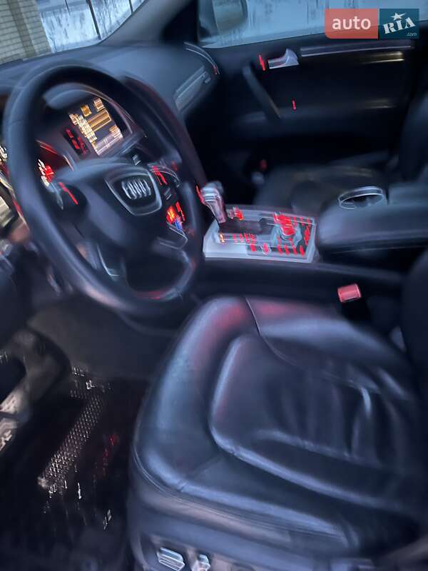 Позашляховик / Кросовер Audi Q7 2014 в Луцьку