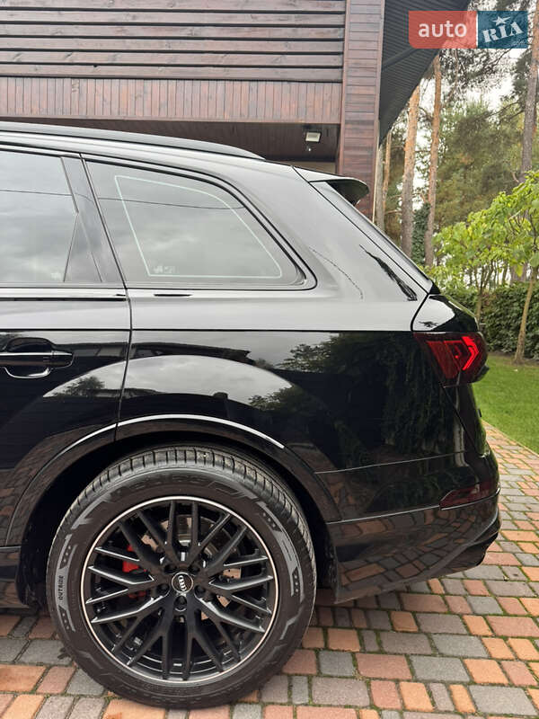 Внедорожник / Кроссовер Audi Q7 2020 в Киеве