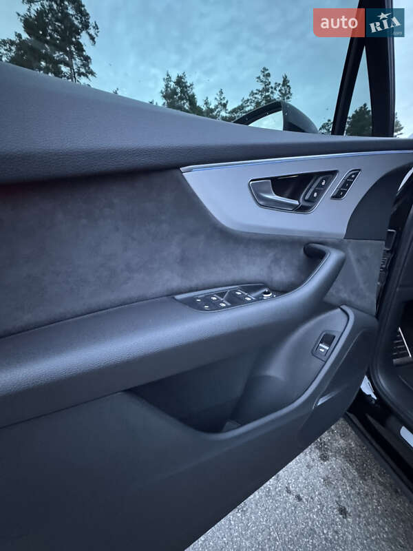 Внедорожник / Кроссовер Audi Q7 2020 в Киеве