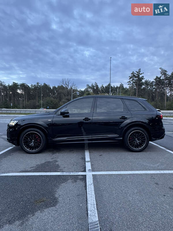 Внедорожник / Кроссовер Audi Q7 2020 в Киеве