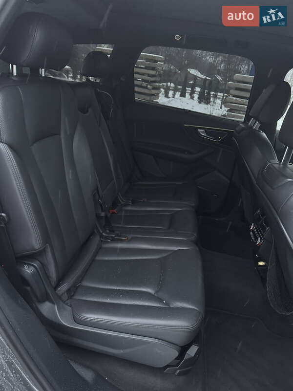 Внедорожник / Кроссовер Audi Q7 2016 в Лубнах фото 64 Внедорожник / Кроссовер Audi Q7 2016 в Лубнах