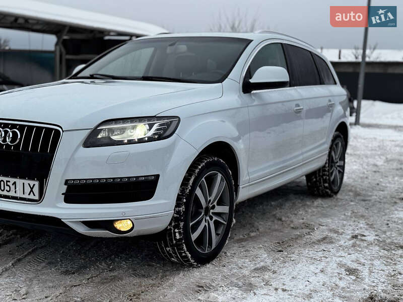Внедорожник / Кроссовер Audi Q7 2015 в Сарнах