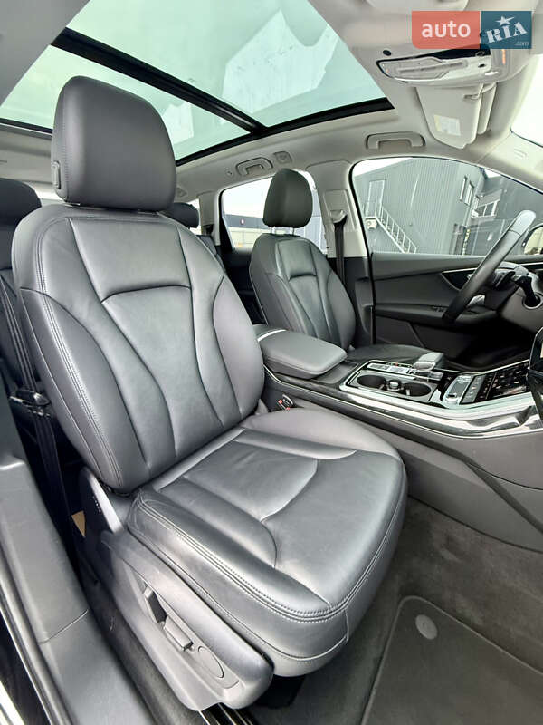 Позашляховик / Кросовер Audi Q7 2020 в Києві