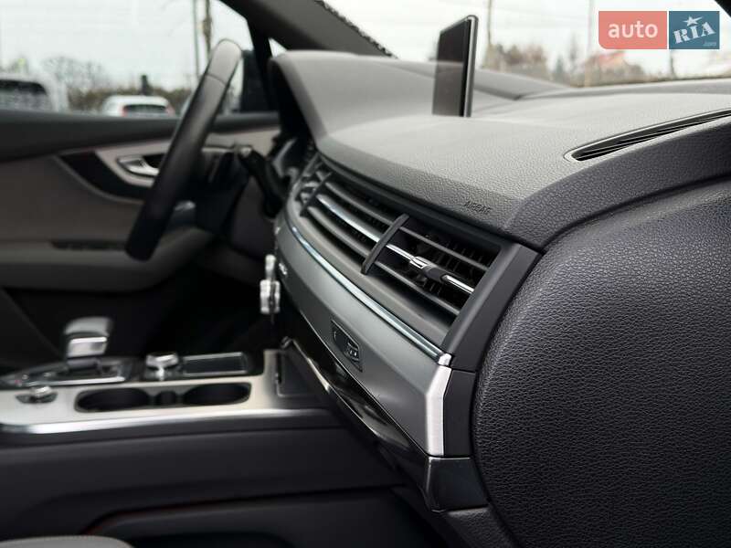 Позашляховик / Кросовер Audi Q7 2016 в Луцьку фото 100 Позашляховик / Кросовер Audi Q7 2016 в Луцьку