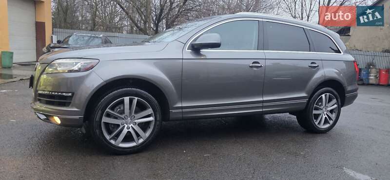 Позашляховик / Кросовер Audi Q7 2015 в Ужгороді
