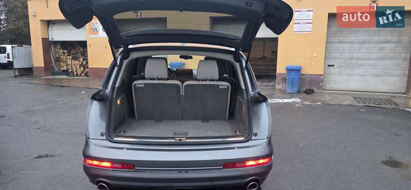 Позашляховик / Кросовер Audi Q7 2015 в Ужгороді