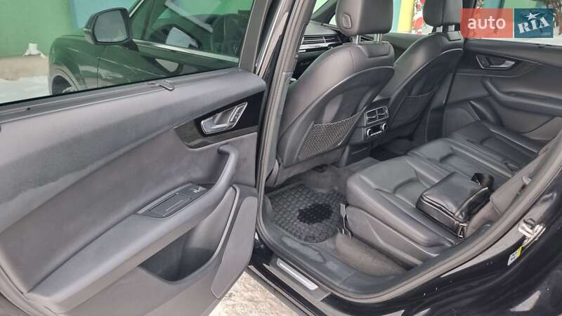 Позашляховик / Кросовер Audi Q7 2017 в Тернополі