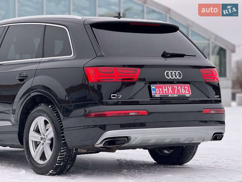 Внедорожник / Кроссовер Audi Q7 2017 в Киеве