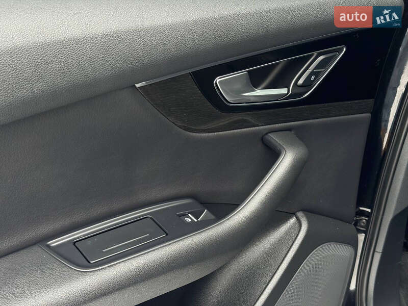 Внедорожник / Кроссовер Audi Q7 2017 в Киеве