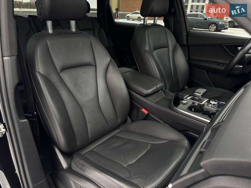 Внедорожник / Кроссовер Audi Q7 2017 в Киеве