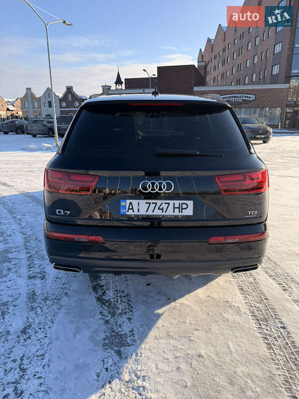 Позашляховик / Кросовер Audi Q7 2016 в Києві