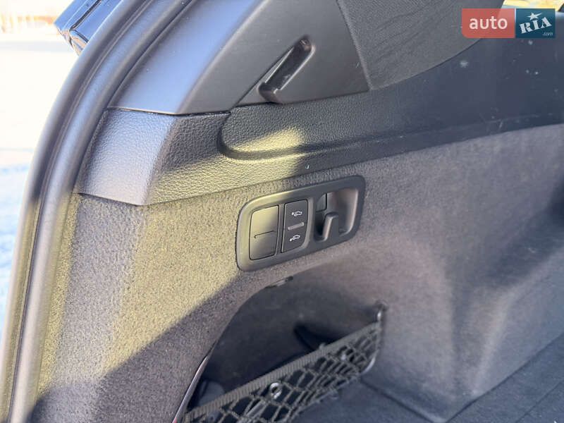 Позашляховик / Кросовер Audi Q7 2016 в Києві