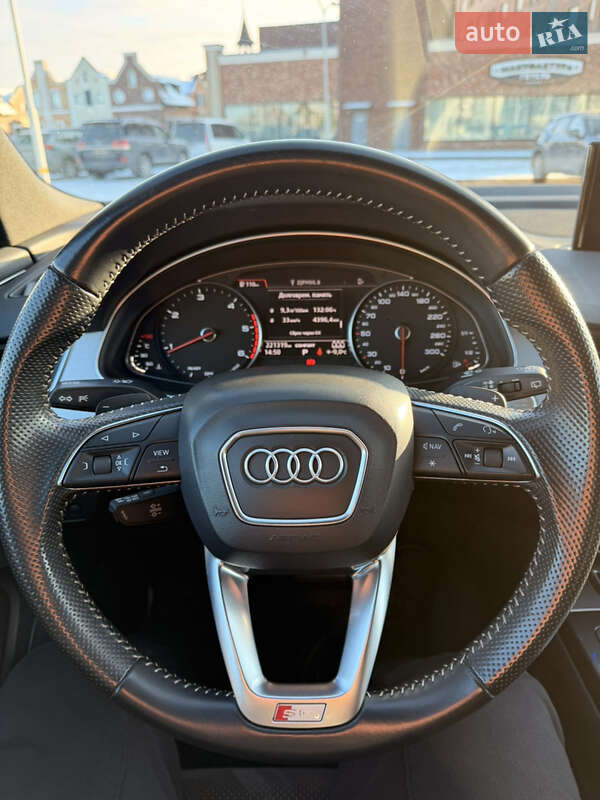 Позашляховик / Кросовер Audi Q7 2016 в Києві