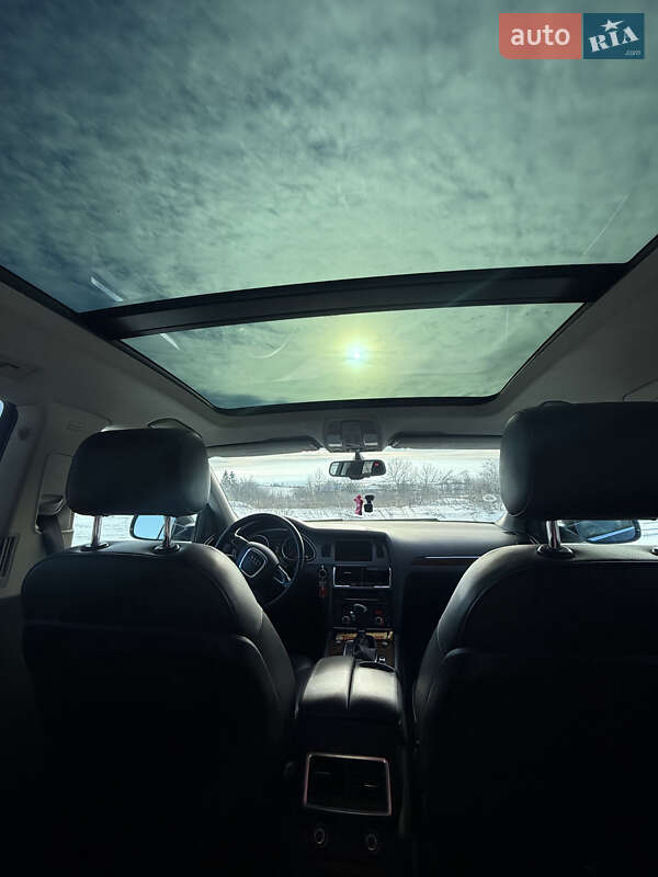 Позашляховик / Кросовер Audi Q7 2010 в Тлумачі