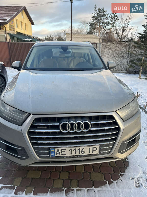Audi Q7 2016