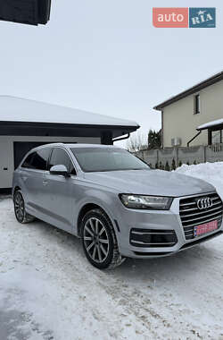 Позашляховик / Кросовер Audi Q7 2018 в Рівному