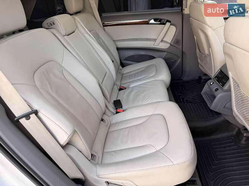 Внедорожник / Кроссовер Audi Q7 2014 в Киеве