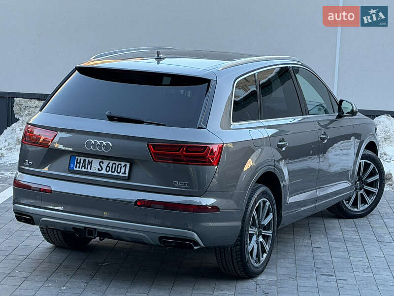 Внедорожник / Кроссовер Audi Q7 2015 в Ровно