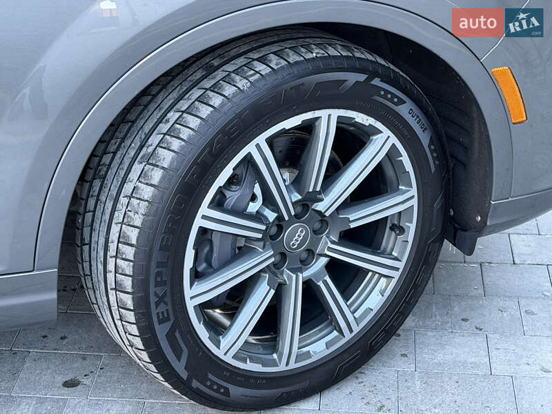 Внедорожник / Кроссовер Audi Q7 2015 в Ровно