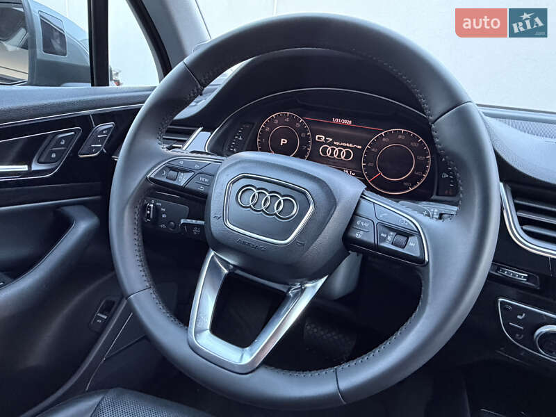 Внедорожник / Кроссовер Audi Q7 2015 в Ровно