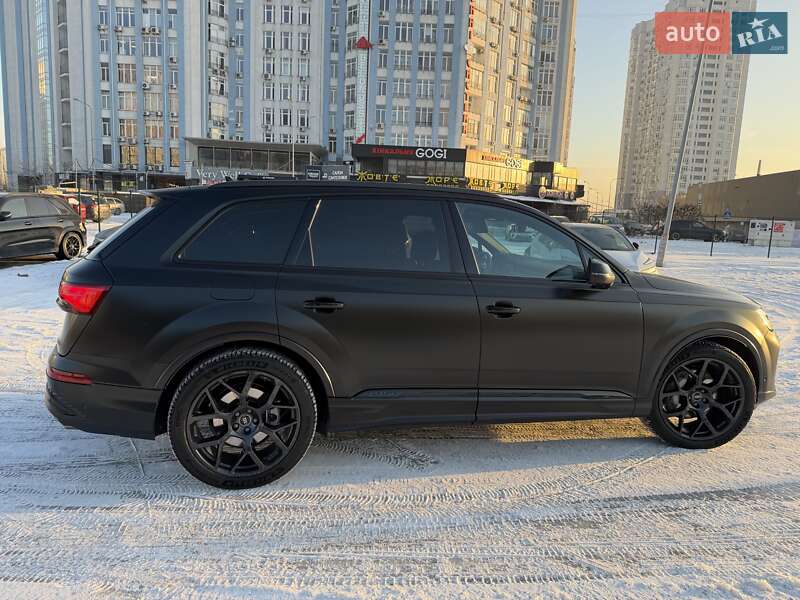 Внедорожник / Кроссовер Audi Q7 2025 в Киеве