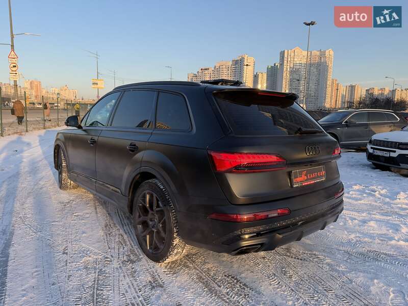 Внедорожник / Кроссовер Audi Q7 2025 в Киеве