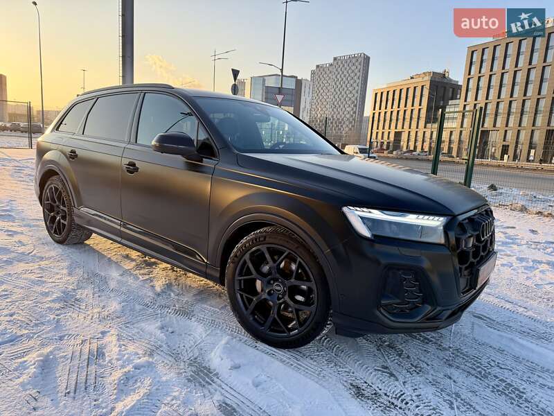 Внедорожник / Кроссовер Audi Q7 2025 в Киеве